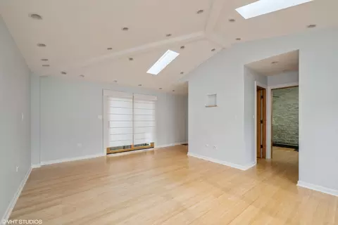Living - 489 Good Ave, Des Plaines, IL 60016 photo 5 of 7