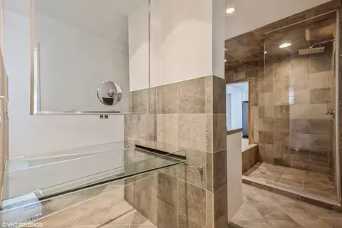 Bath - 489 Good Ave, Des Plaines, IL 60016 photo 3 of 3