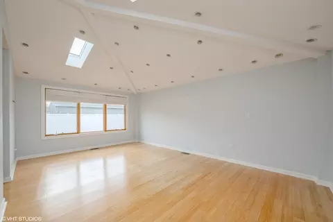 Living - 489 Good Ave, Des Plaines, IL 60016 photo 4 of 7