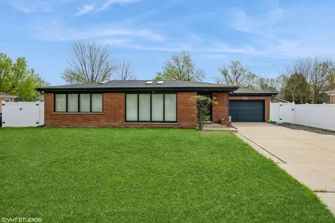 489 Good Ave, Des Plaines, IL 60016