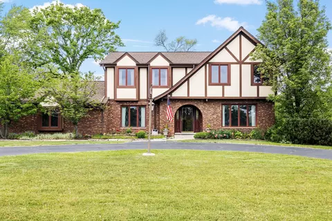 60 Romiga Ln, Palos Park, IL 60464