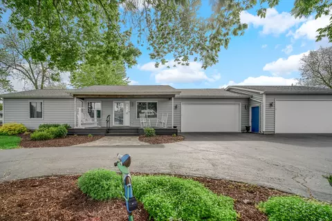 26238 W Hickory Ln, Ingleside, IL 60041