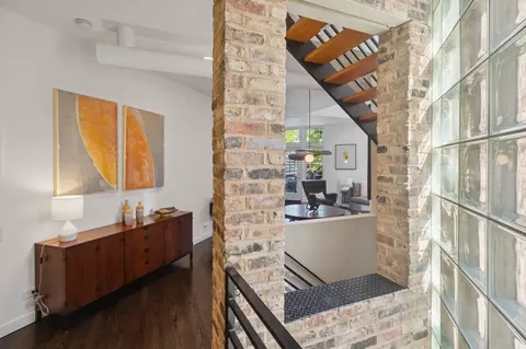 832 W Wolfram St, Chicago, IL 60657 photo 22