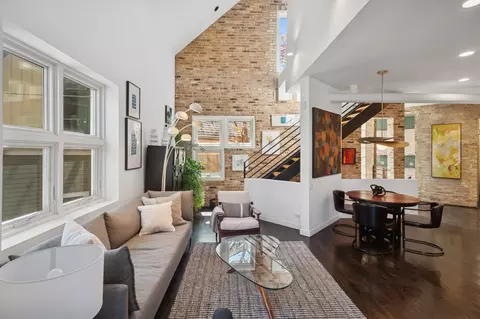 832 W Wolfram St, Chicago, IL 60657 photo 19