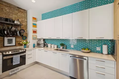 832 W Wolfram St, Chicago, IL 60657 photo 25