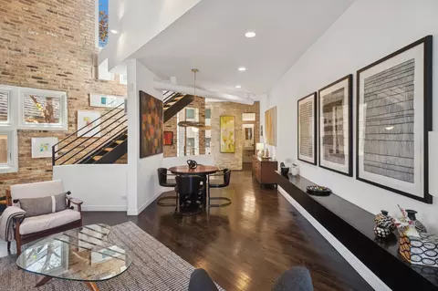 832 W Wolfram St, Chicago, IL 60657 photo 20