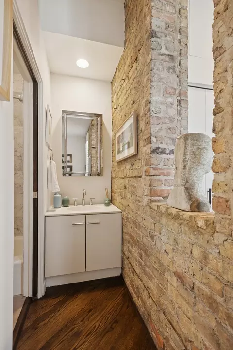 832 W Wolfram St, Chicago, IL 60657 photo 11