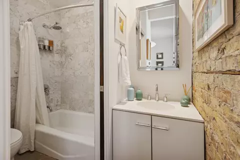 832 W Wolfram St, Chicago, IL 60657 photo 12