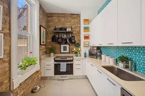 832 W Wolfram St, Chicago, IL 60657 photo 24