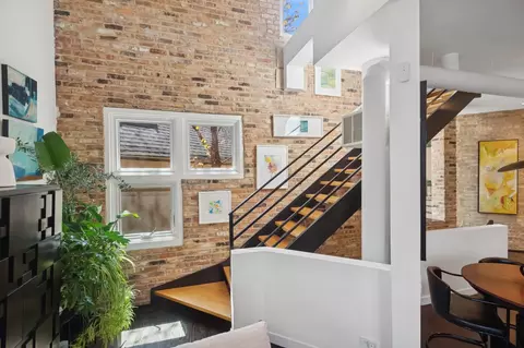 832 W Wolfram St, Chicago, IL 60657 photo 30