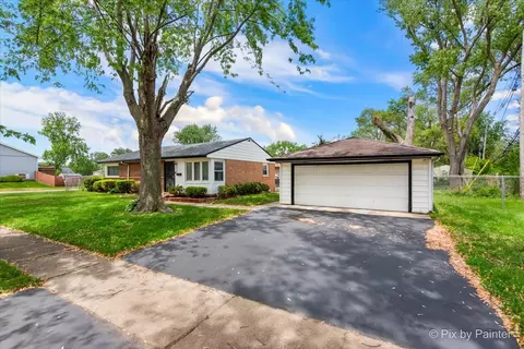 2756 Lancaster Dr, Markham, IL 60428 photo 3