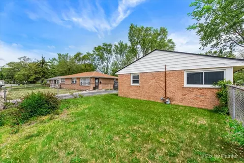 2756 Lancaster Dr, Markham, IL 60428 photo 5