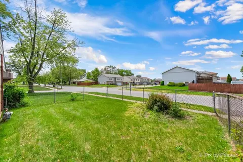 2756 Lancaster Dr, Markham, IL 60428 photo 4