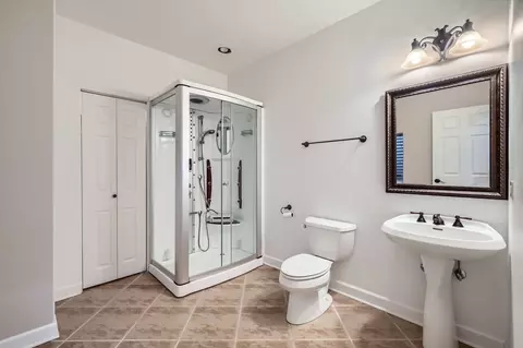 Bath - 349 Home Ave, Itasca, IL 60143 photo 6 of 6