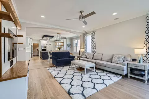 Living - 349 Home Ave, Itasca, IL 60143 photo 2 of 3