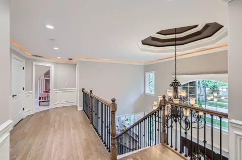 Entry Way - 349 Home Ave, Itasca, IL 60143 photo 4 of 4