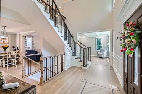 Entry Way - 349 Home Ave, Itasca, IL 60143 photo 3 of 4