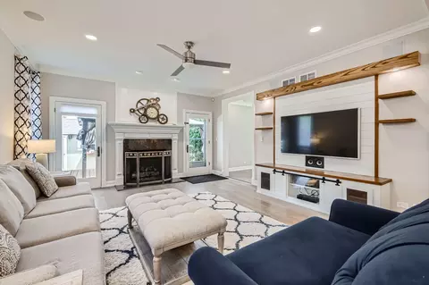 Living - 349 Home Ave, Itasca, IL 60143 photo 1 of 3
