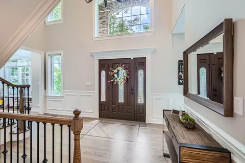 Entry Way - 349 Home Ave, Itasca, IL 60143 photo 2 of 4