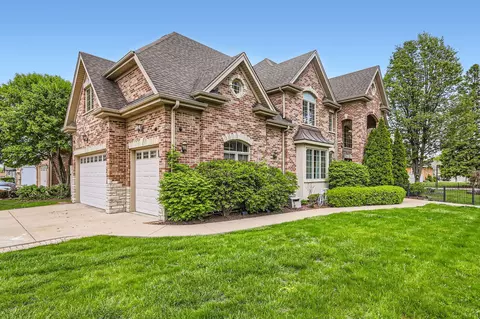 Exterior - 349 Home Ave, Itasca, IL 60143 photo 3 of 7