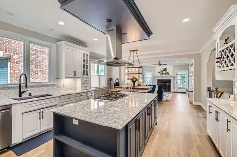 Kitchen - 349 Home Ave, Itasca, IL 60143 photo 2 of 4