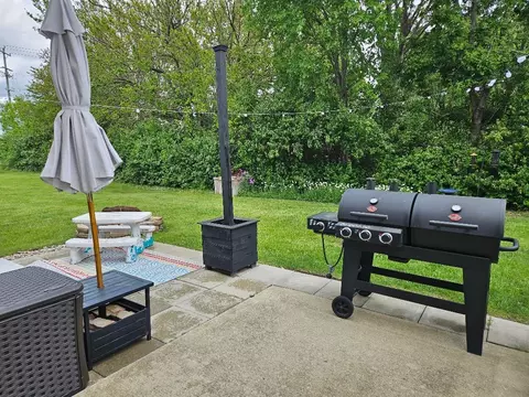 Exterior - 25159 Faraday Rd, Manhattan, IL 60442 photo 6 of 8
