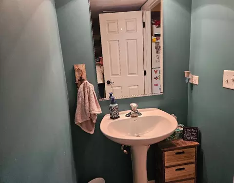 Bath - 25159 Faraday Rd, Manhattan, IL 60442 photo 1 of 3
