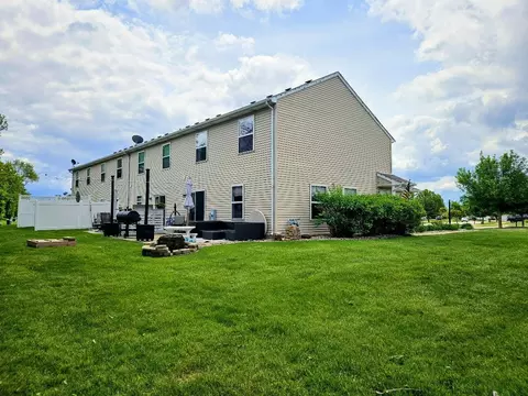Exterior - 25159 Faraday Rd, Manhattan, IL 60442 photo 7 of 8