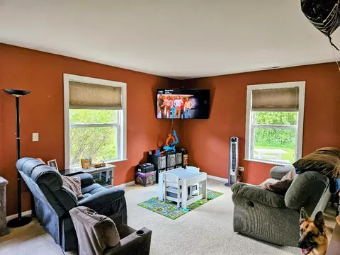 Living - 25159 Faraday Rd, Manhattan, IL 60442 photo 1 of 3