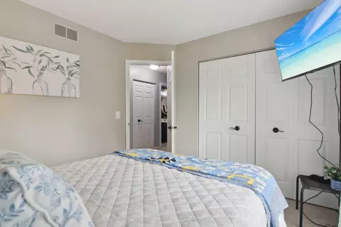 1034 Willoby Ln, Elgin, IL 60120 photo 24