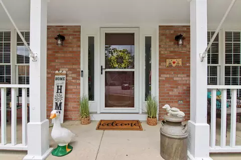 1034 Willoby Ln, Elgin, IL 60120 photo 2