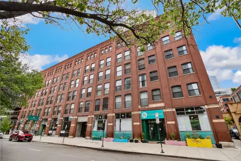 225 W Huron St #413, Chicago, IL 60654