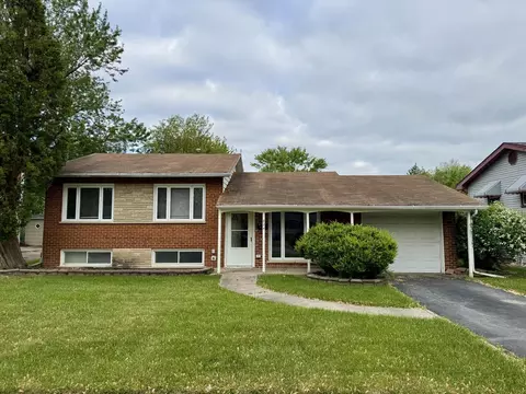 824 Dartmouth Ave, Matteson, IL 60443