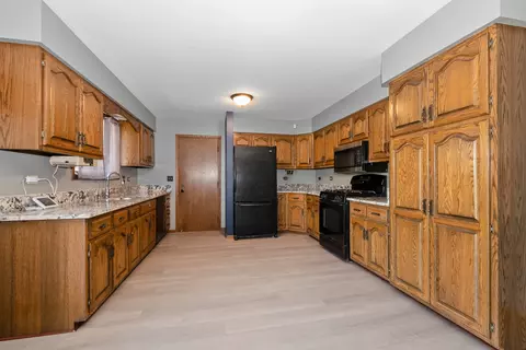 91 Mckinley Ave, Steger, IL 60475 photo 6