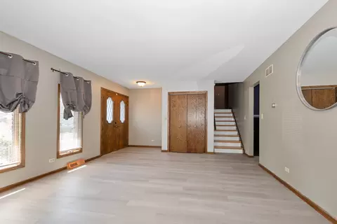 91 Mckinley Ave, Steger, IL 60475 photo 4