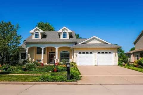3005 Wynstone Dr, Champaign, IL 61822