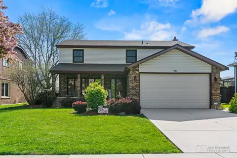 1223 N Itasca Rd, Addison, IL 60101