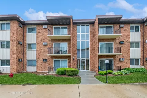 4137 W 97 Pl #311, Oak Lawn, IL 60453