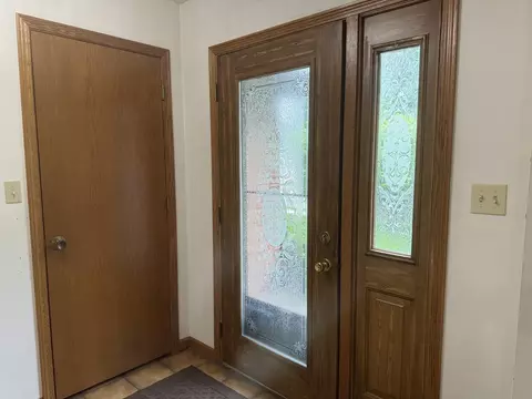 Entry Way - 2503 5th St, Peru, IL 61354 photo 1 of 2