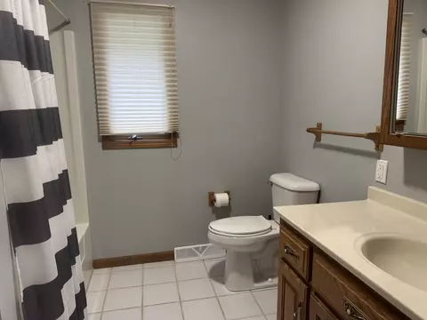 Bath - 2503 5th St, Peru, IL 61354 photo 3 of 4
