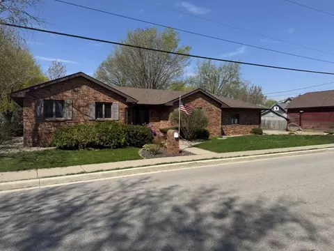 Exterior - 2503 5th St, Peru, IL 61354 photo 5 of 8