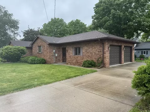 Exterior - 2503 5th St, Peru, IL 61354 photo 3 of 8