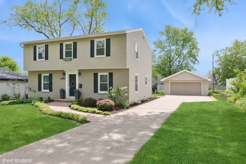 1702 Madsen Ct, Wheaton, IL 60187