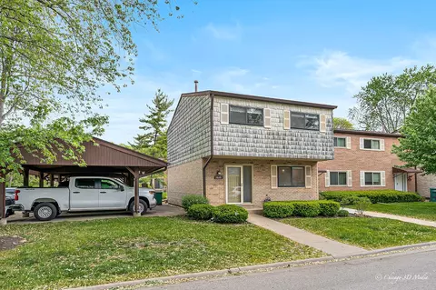 1610 Chippewa Trl, Wheeling, IL 60090 photo 2