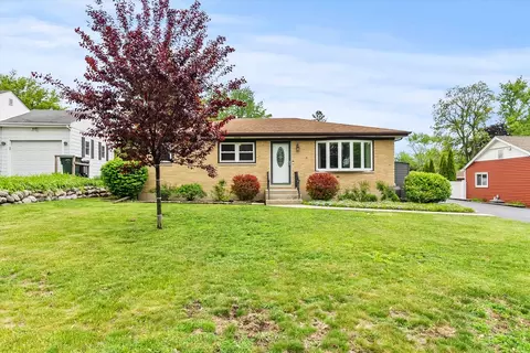 1173 Highland Rd, Mundelein, IL 60060