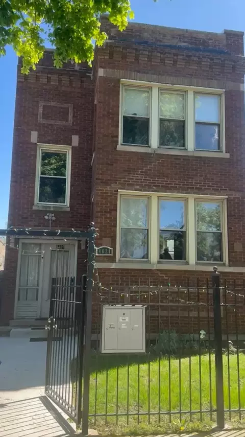 4821 W Wrightwood Ave, Chicago, IL 60639