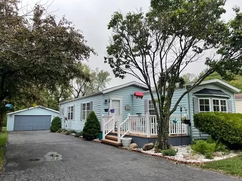546 Navajo Trl, Marengo, IL 60152