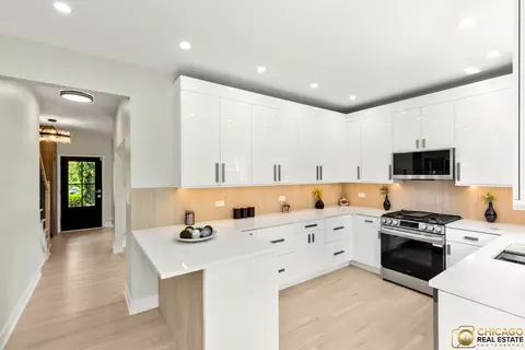 Kitchen - 23653 W Ewing Dr, Plainfield, IL 60586 photo 2 of 4