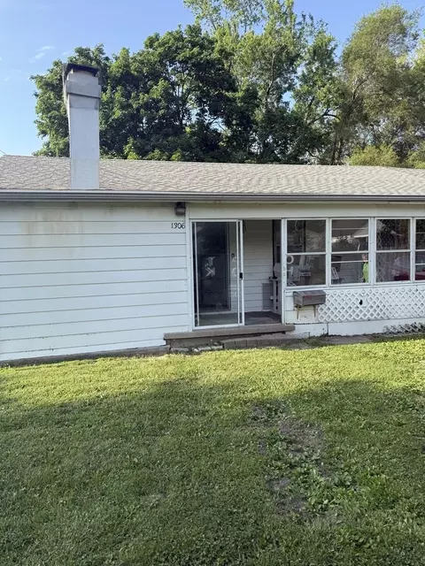 1306 E Green St, Urbana, IL 61802