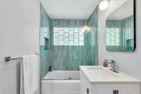 Bath - 1602 Normandy Dr, Champaign, IL 61821 photo 2 of 2